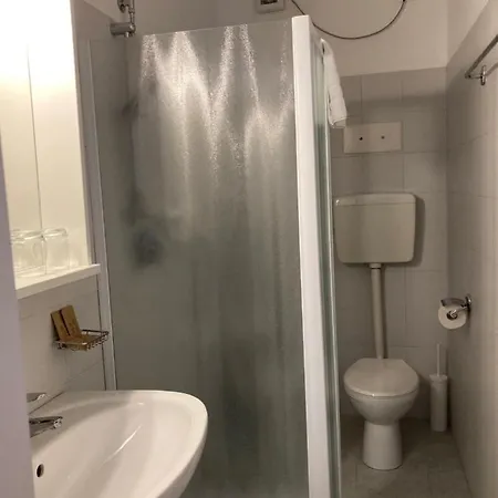Adriatico Otel *
